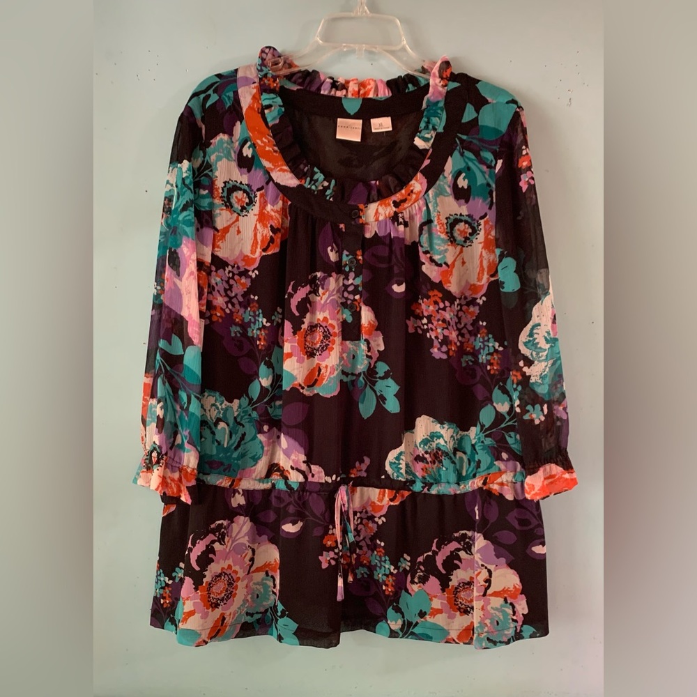 Emma James ladies black floral top size XL